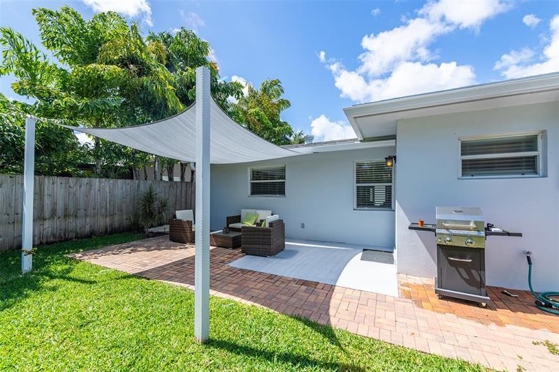 2616 Northeast 10th Terrace - Photo 2 of 11