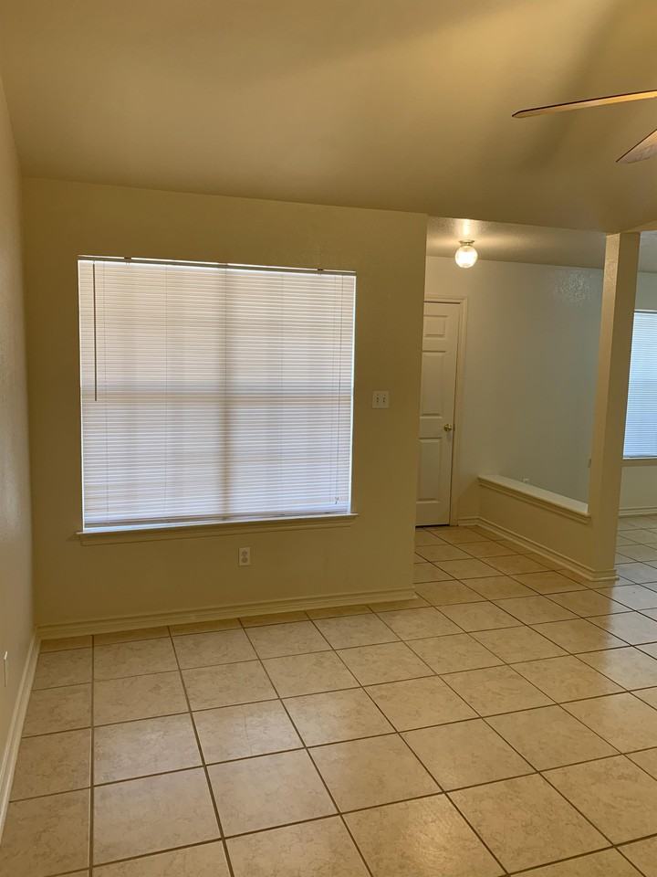 2034 Legacy Ln #2034 - Photo 2 of 23