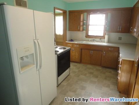 1315 4th Ave - Photo 2 of 10