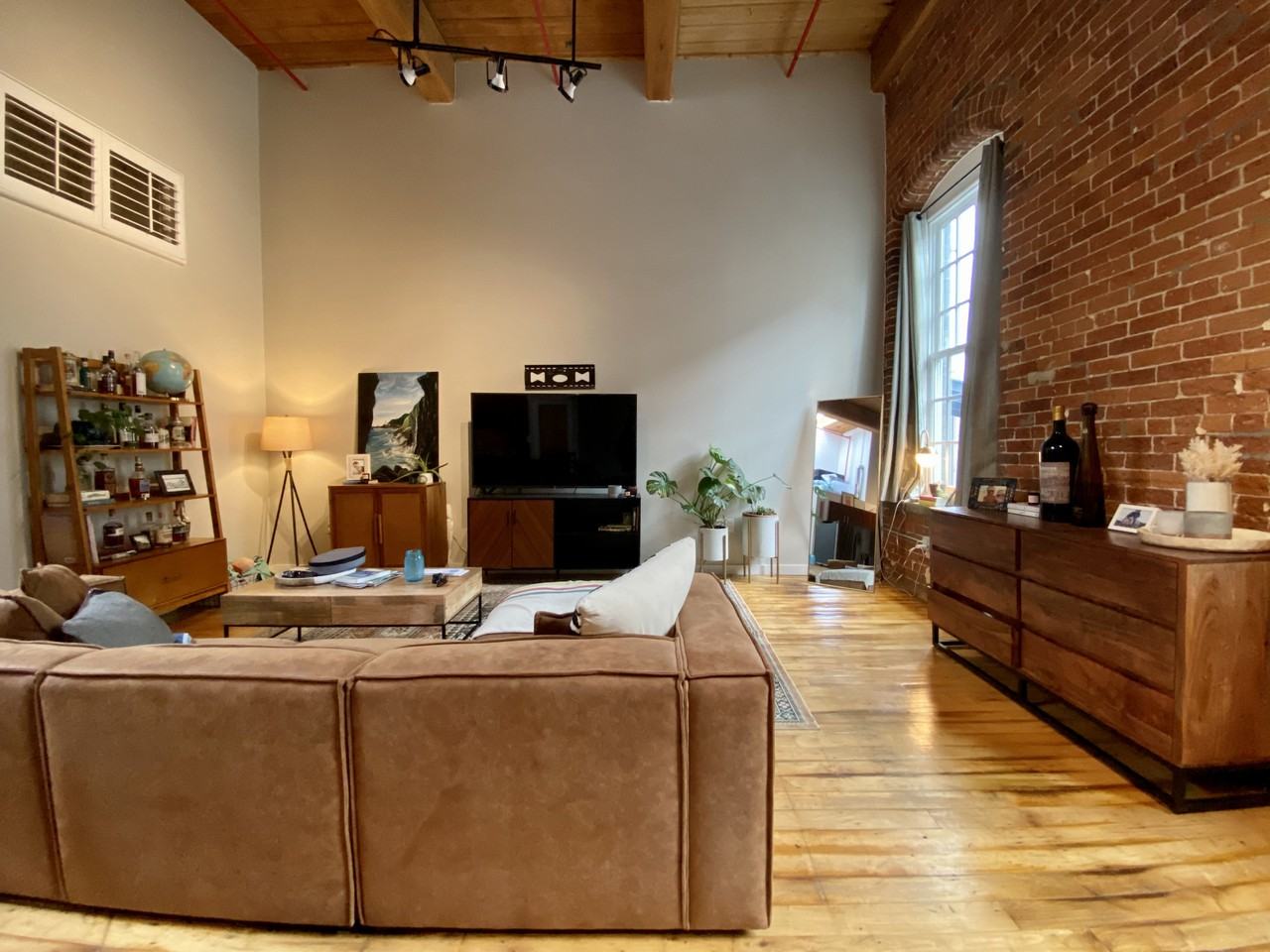 1350 Rosa L Parks Boulevard - Photo 2 of 9