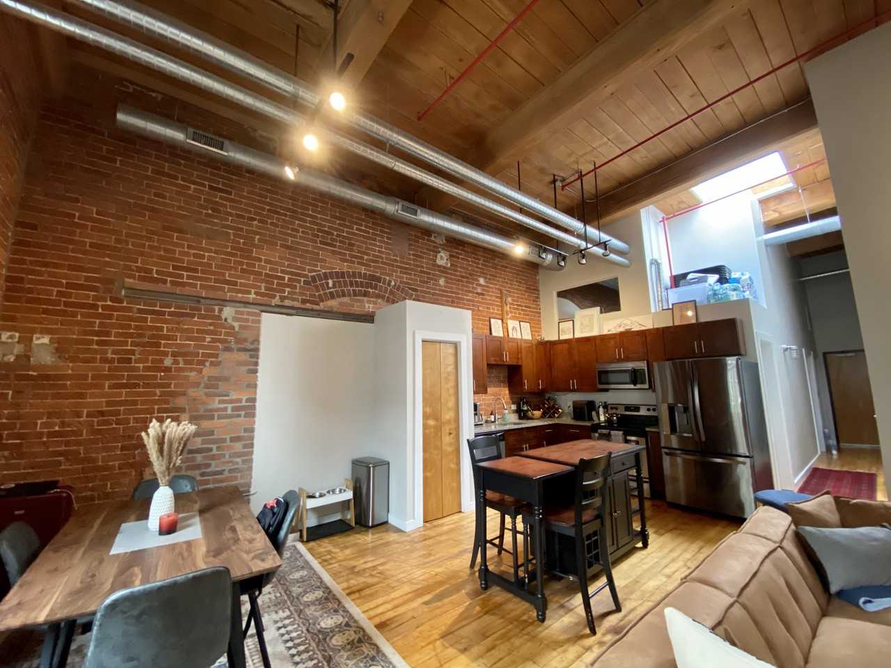 1350 Rosa L Parks Boulevard - Photo 4 of 9