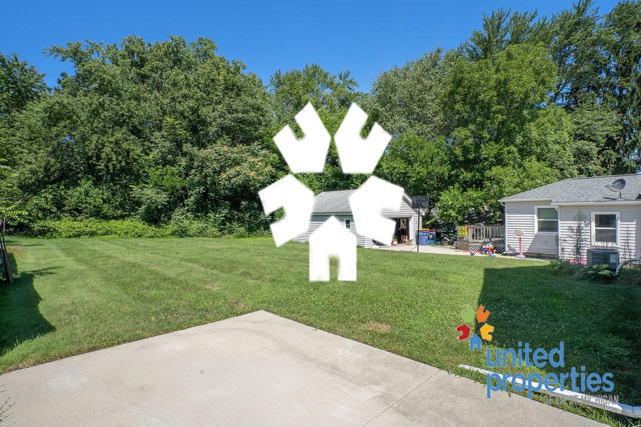 1009 Edison Avenue Northwest - Photo 2 of 20