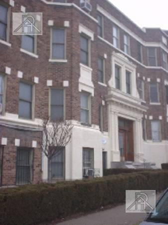 1669 Commonwealth Ave