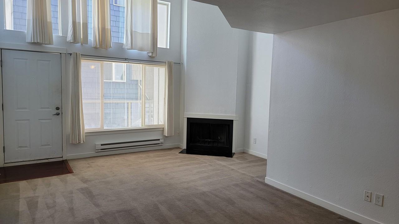 7309 Sand Point Way Ne #B723 - Photo 3 of 16