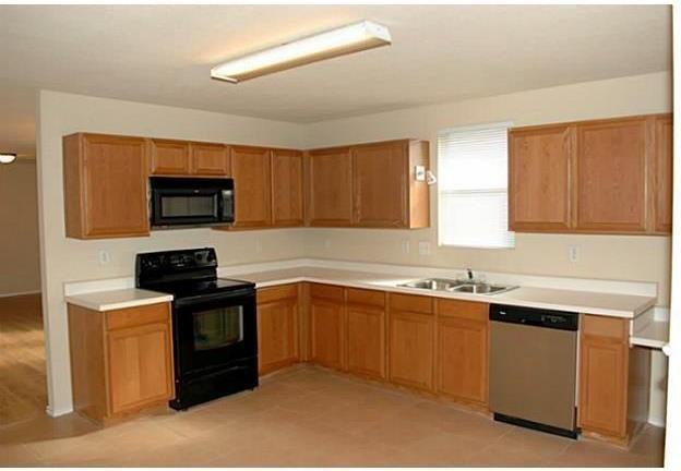 1013 Willow Tree Dr - Photo 3 of 8