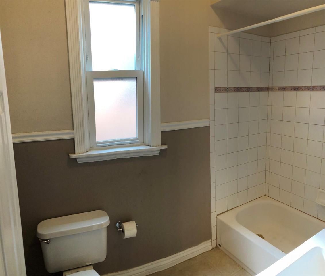 1448 Knox Ct #1 - Photo 6 of 11