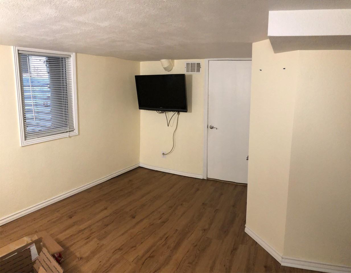 1448 Knox Ct #1 - Photo 7 of 11