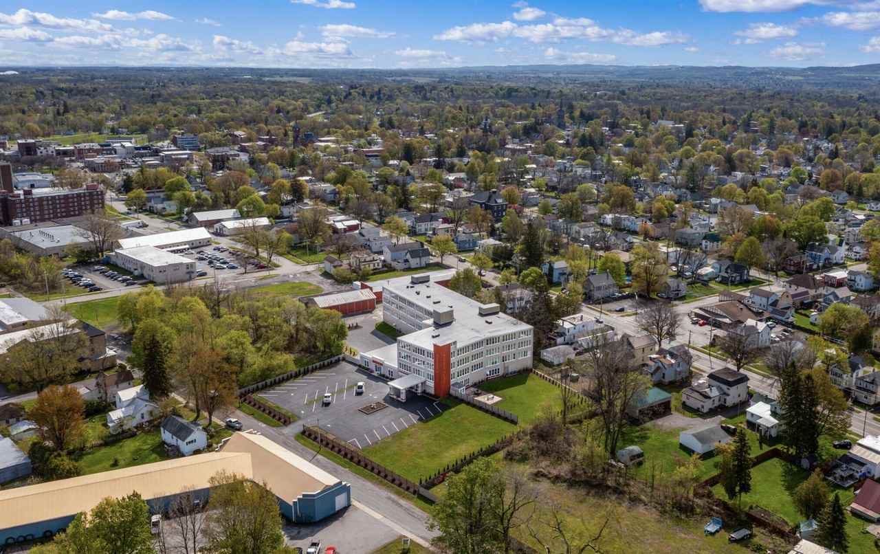 433 West Railroad Street #308 - Photo 3 of 10