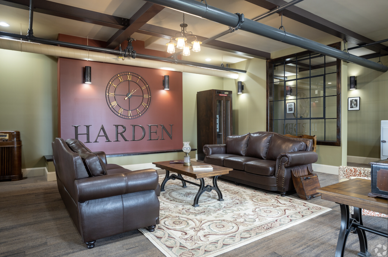 433 West Railroad Street #308 - Photo 5 of 10