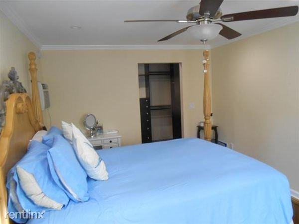 723 W Palm St - Photo 2 of 10