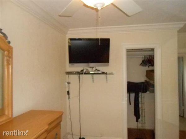 723 W Palm St - Photo 3 of 10