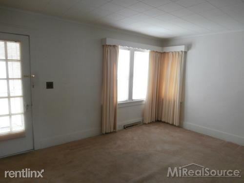 1324 Broadway Ave - Photo 2 of 10