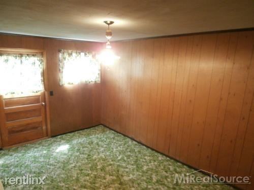 1324 Broadway Ave - Photo 3 of 10