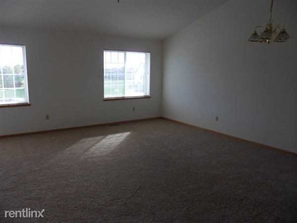 4440 Tanglewood Dr - Photo 2 of 6