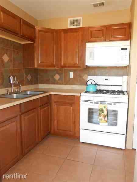 Country Club Manor Condos - Photo 3 of 10