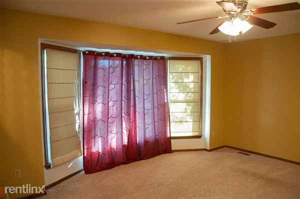 1006 E Northview Ave - Photo 3 of 22