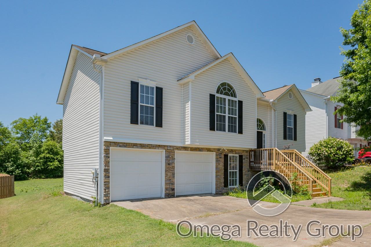 2815 Dotti Dr - Photo 2 of 50