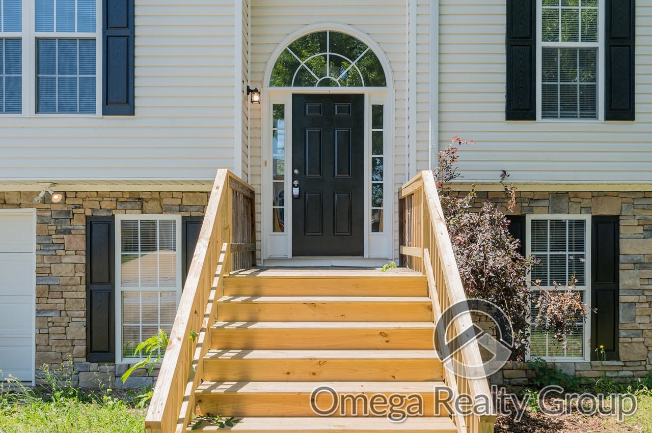 2815 Dotti Dr - Photo 3 of 50