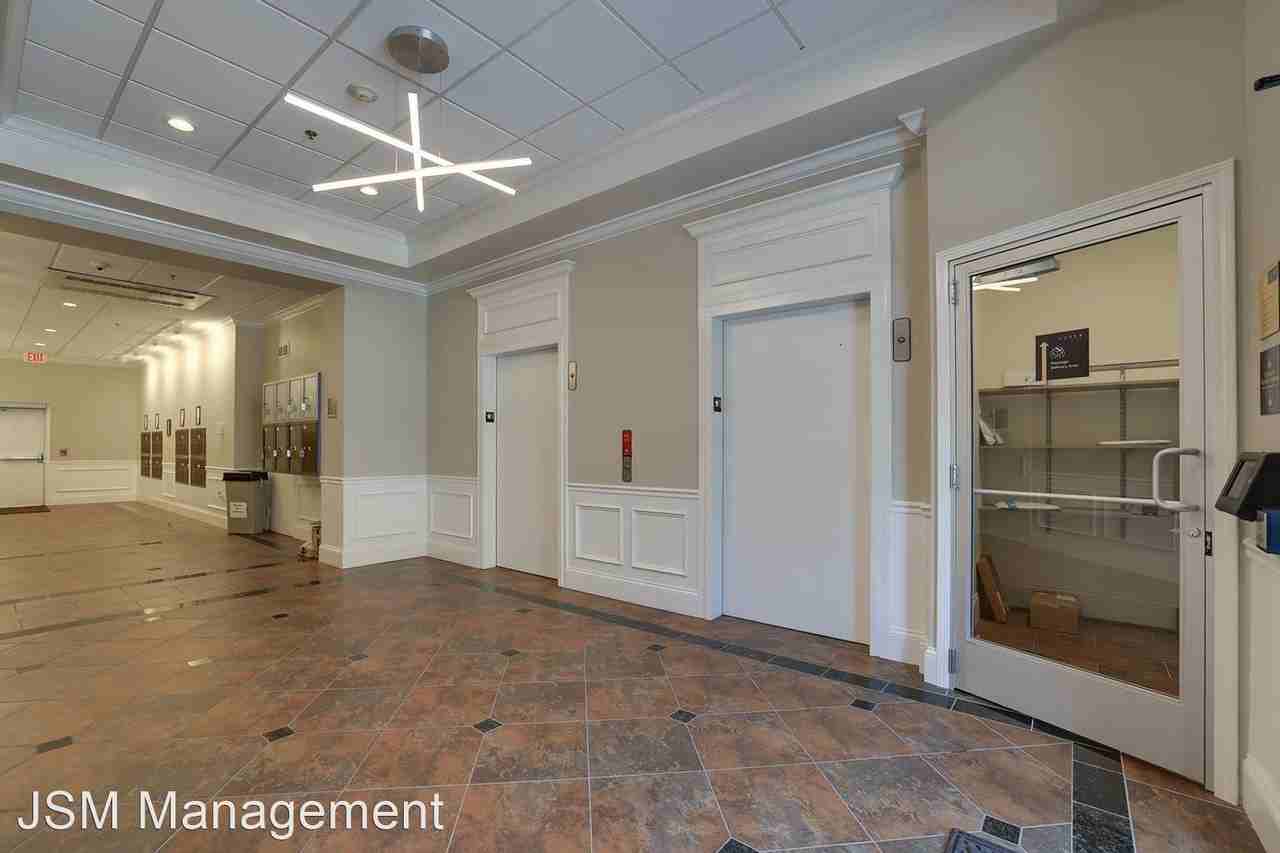 700 S Gregory St - Photo 3 of 17