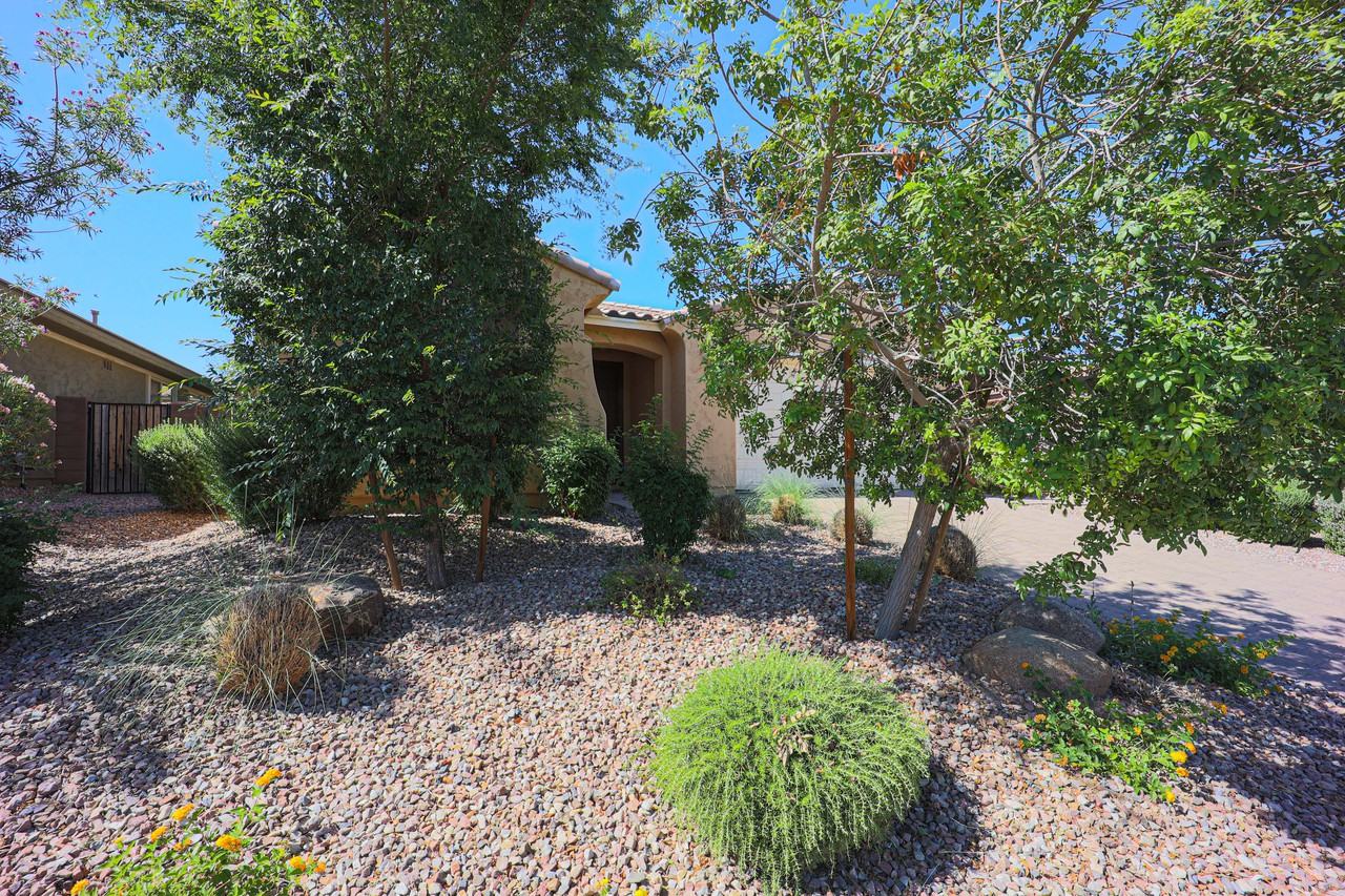 2447 E Stacey Rd - Photo 2 of 36