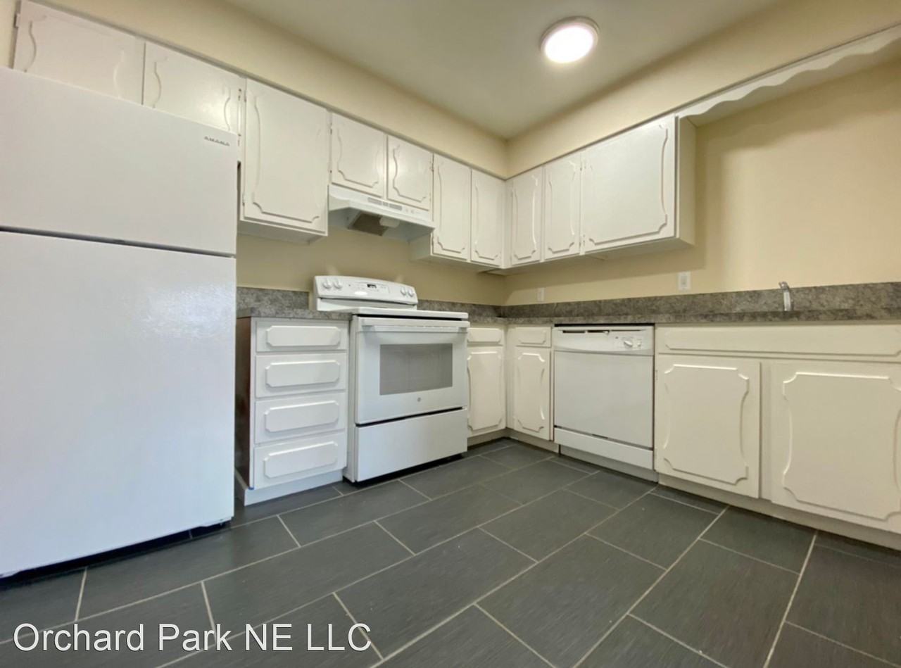 1402-1434 NE 69th Ave and 6918 NE Halsey St - Photo 3 of 9