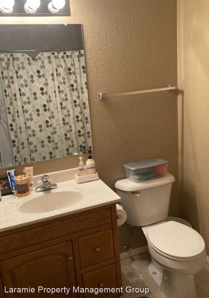 1205 Boswell Dr - Photo 2 of 10