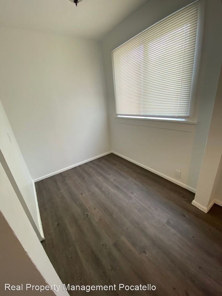 312 Park Ave - Photo 3 of 16