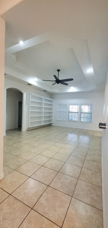 330 Hunters Rdg - Photo 2 of 16