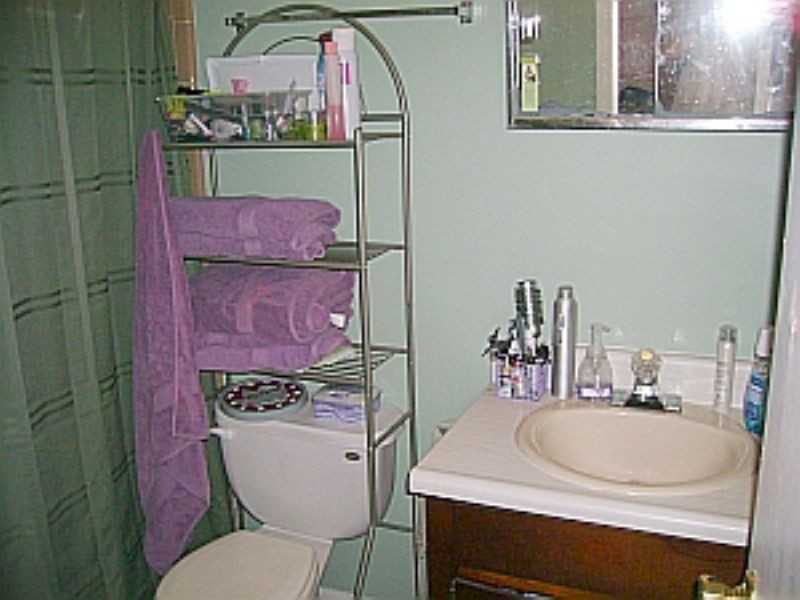 913 Bradford Cir - Photo 3 of 9