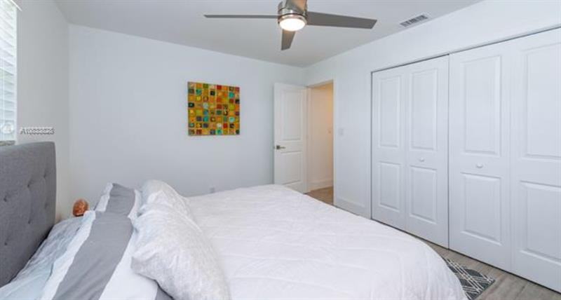 2616 Northeast 10th Terrace - Photo 3 of 11