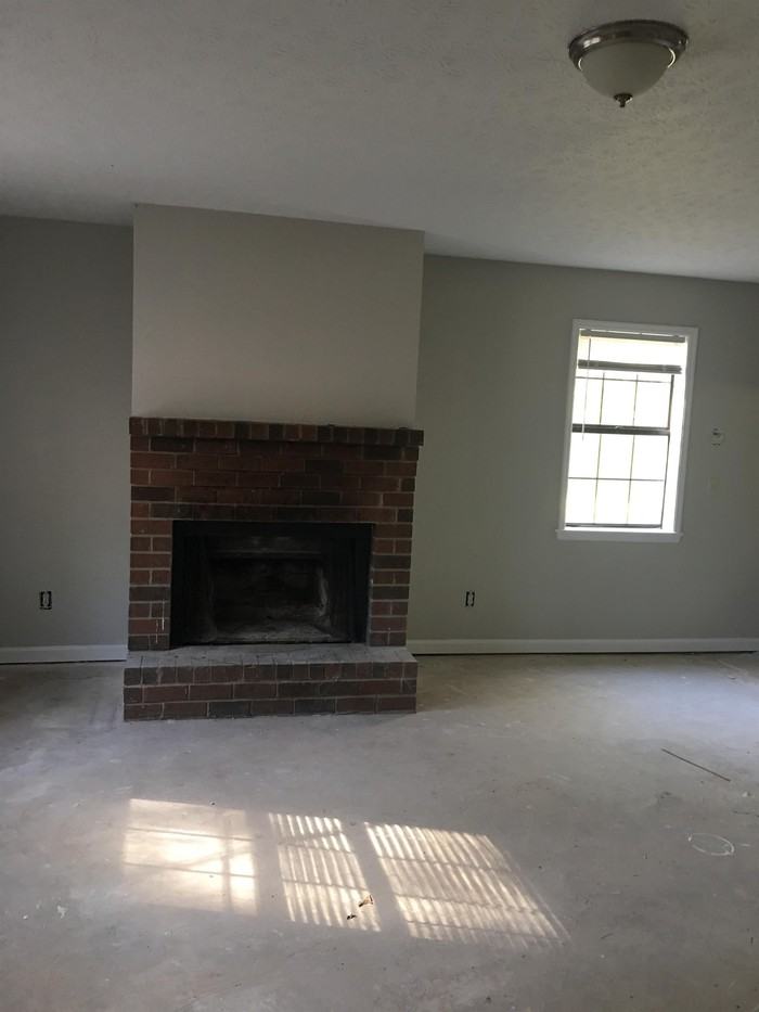 271 E Wright St - Photo 3 of 7