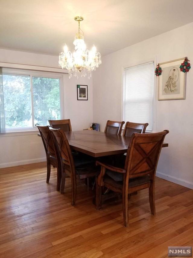 357 11th St - Photo 3 of 9