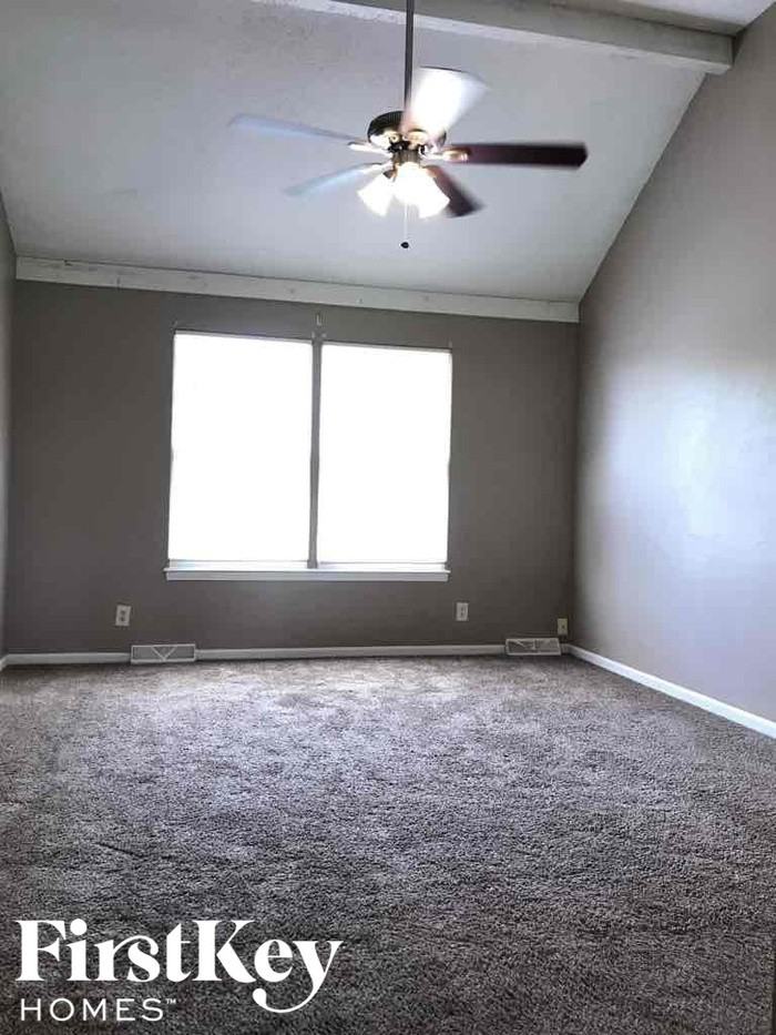 5120 S Mccoy St - Photo 2 of 18