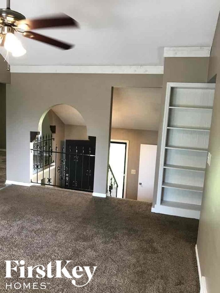 5120 S Mccoy St - Photo 3 of 18
