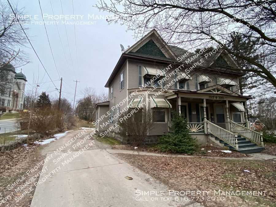 220 1/2 N Dexter St - Photo 2 of 18