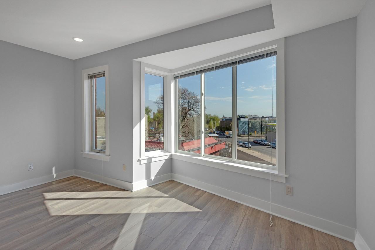 2208 Ridge Ave - Photo 2 of 9