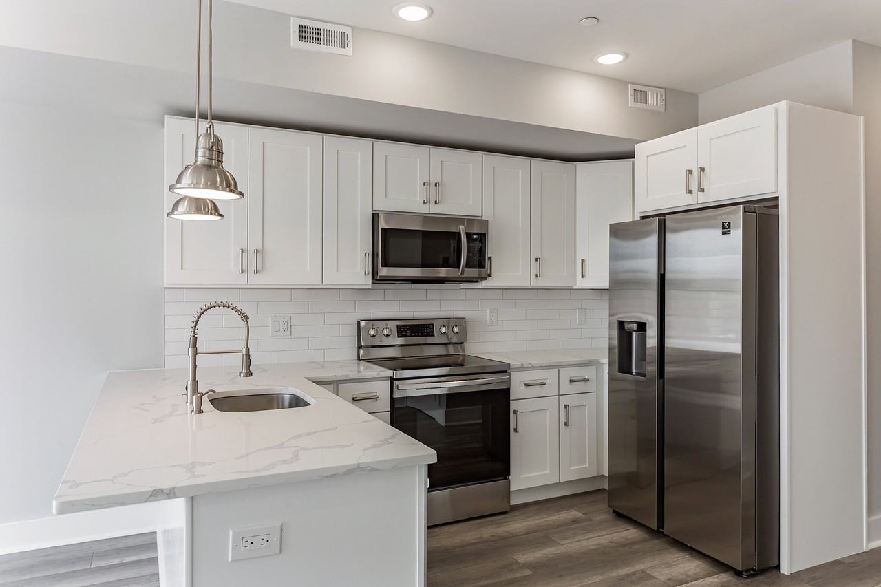 2208 Ridge Ave - Photo 3 of 9