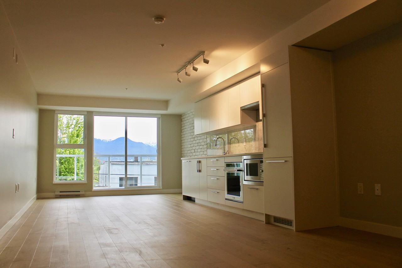 E Broadway & Fraser St 204, Vancouver, BC V5T 1T1 Studio Apartment