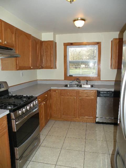 7508 Fitch Rd - Photo 3 of 28