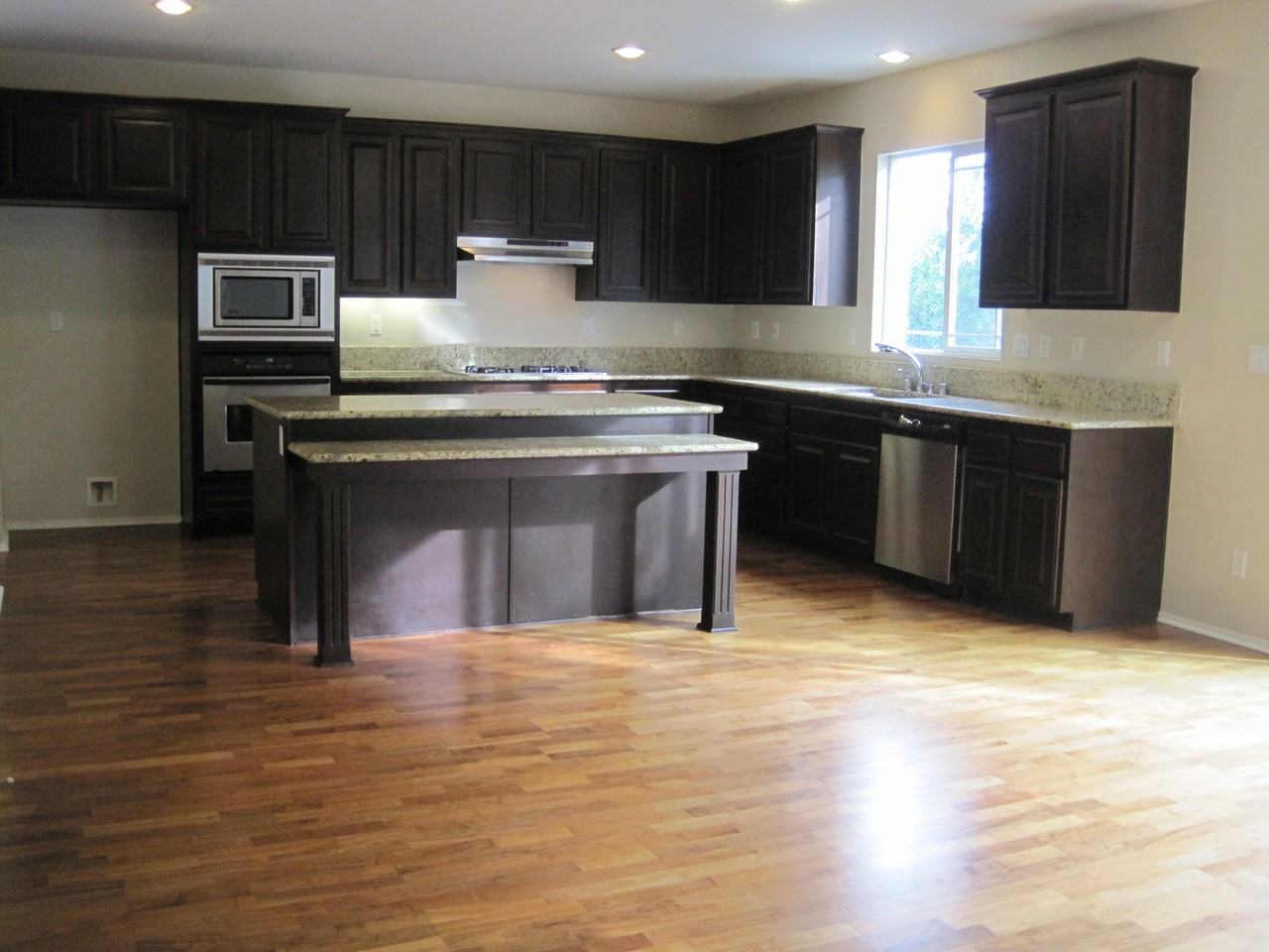 8907 Gentle Wind Dr - Photo 3 of 22