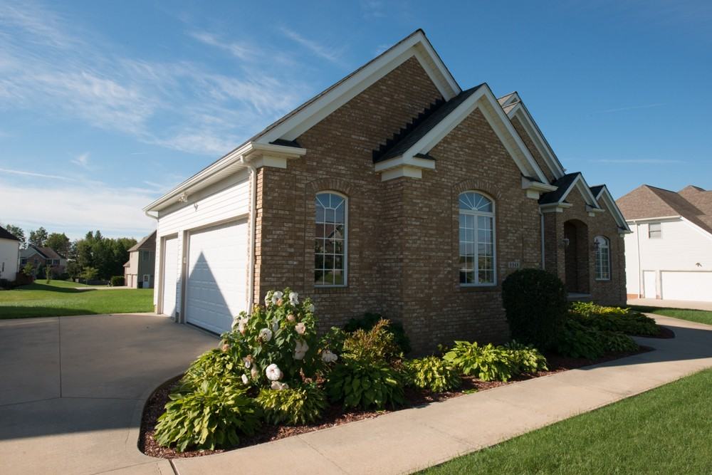 8948 Chinaberry Cir - Photo 3 of 18