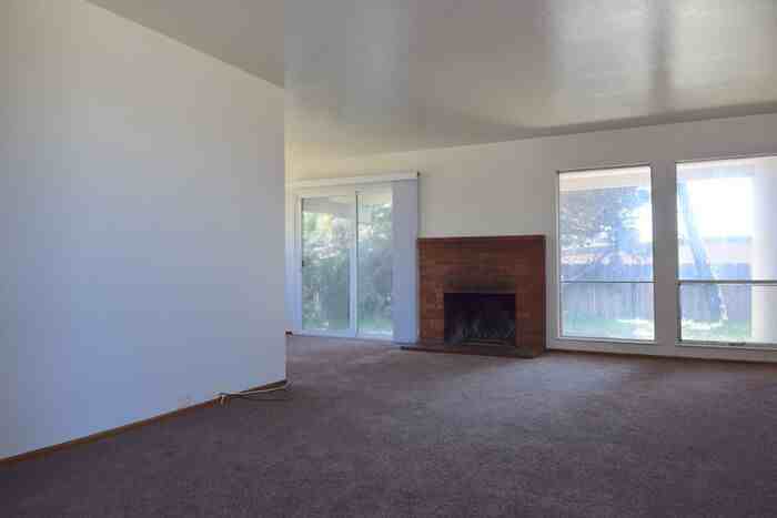 1790 Eucalyptus Ave - Photo 3 of 7