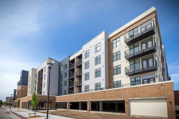 225 Sycamore - Photo 5 of 38