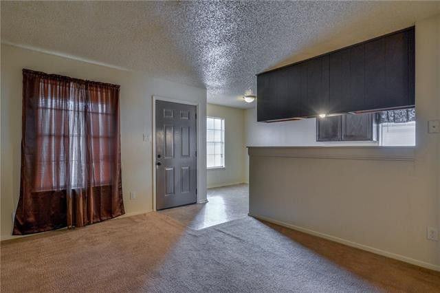 616 Race Street #D - Photo 2 of 5