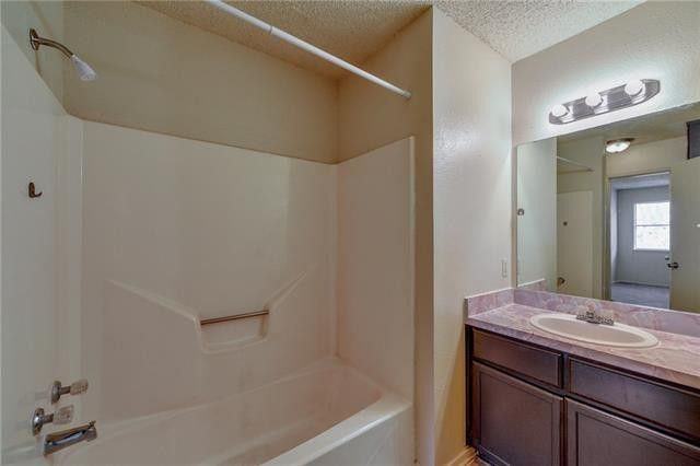 616 Race Street #D - Photo 5 of 5