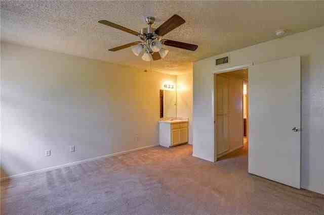 616 Race Street #D - Photo 4 of 5