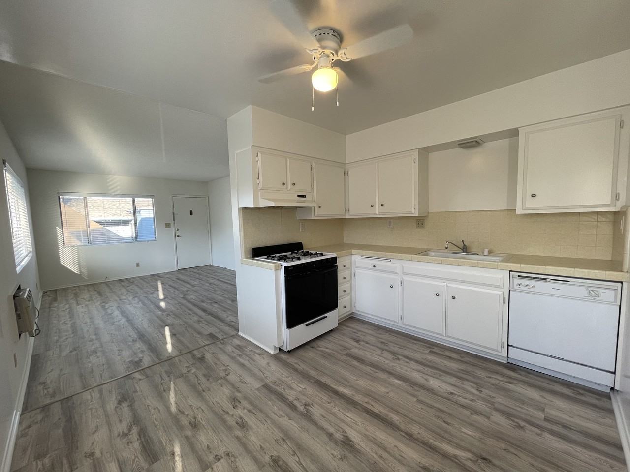 York Property - Photo 2 of 8