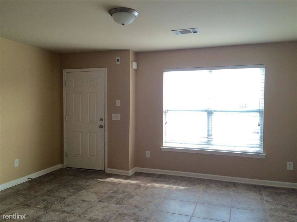 8055 Logan Dr - Photo 2 of 10
