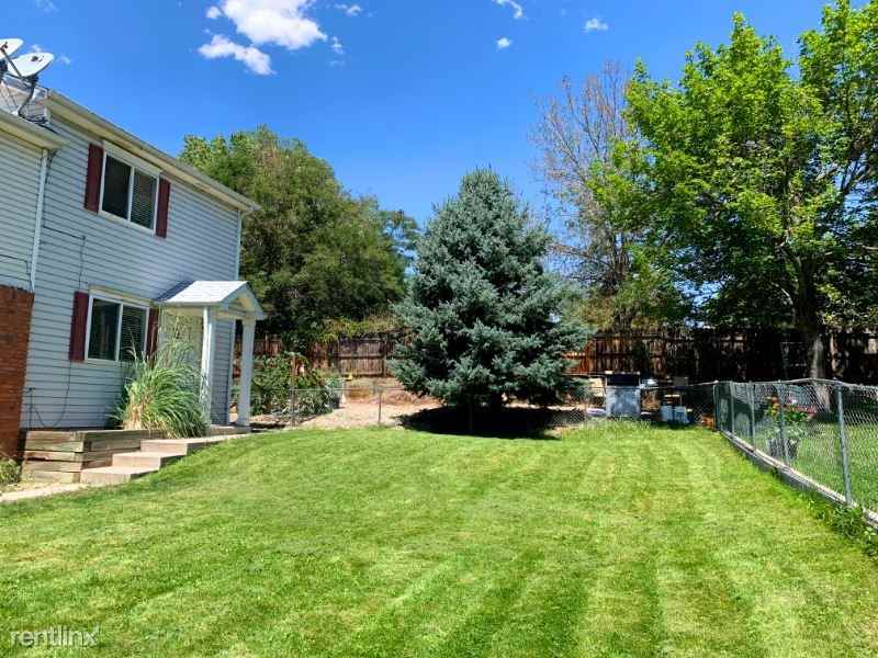 1700 1700 Erin Ct D - Photo 2 of 25