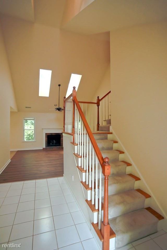 1901 Becker Ln - Photo 3 of 25